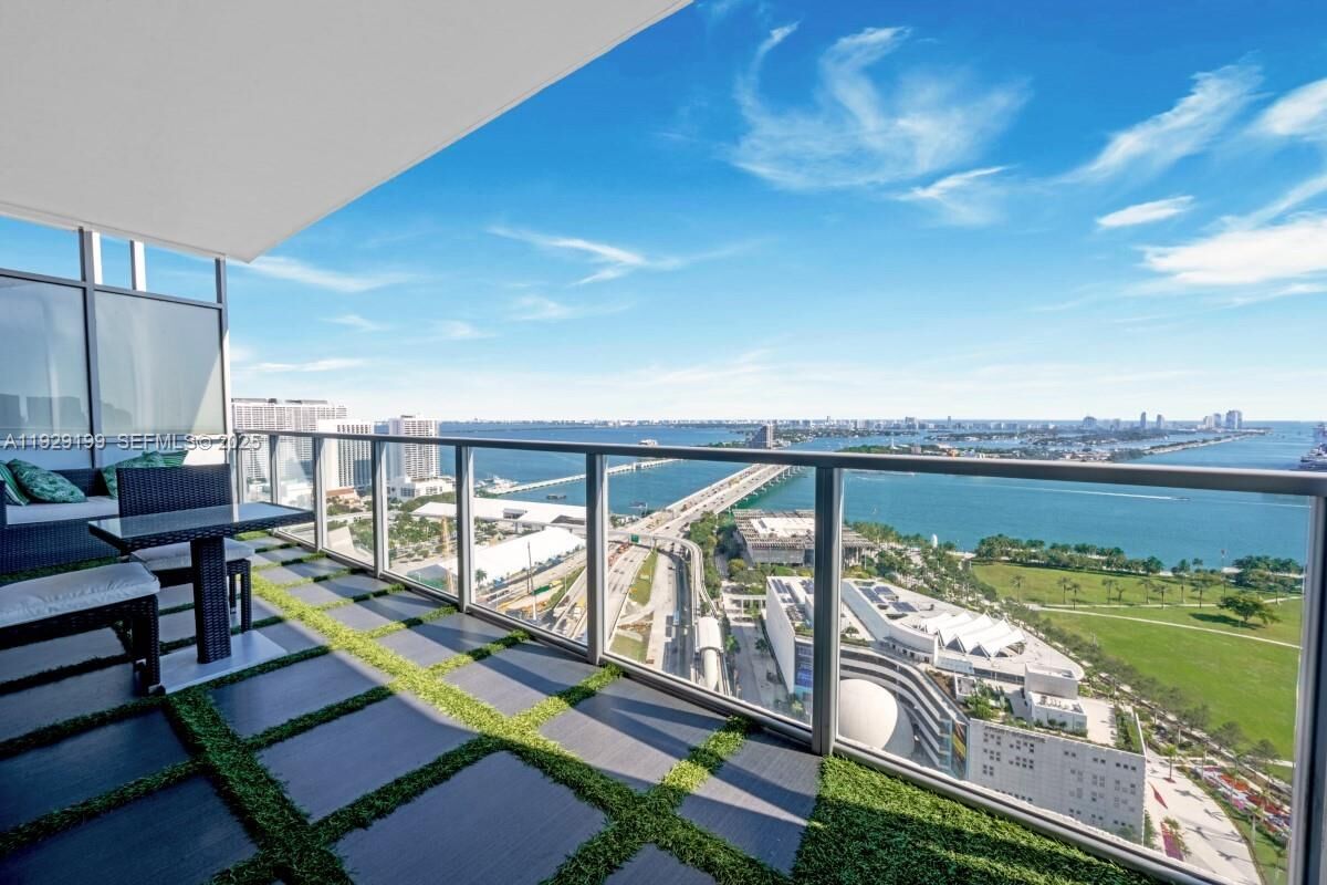 Property Photo:  1100 Biscayne Blvd 3104  FL 33132 