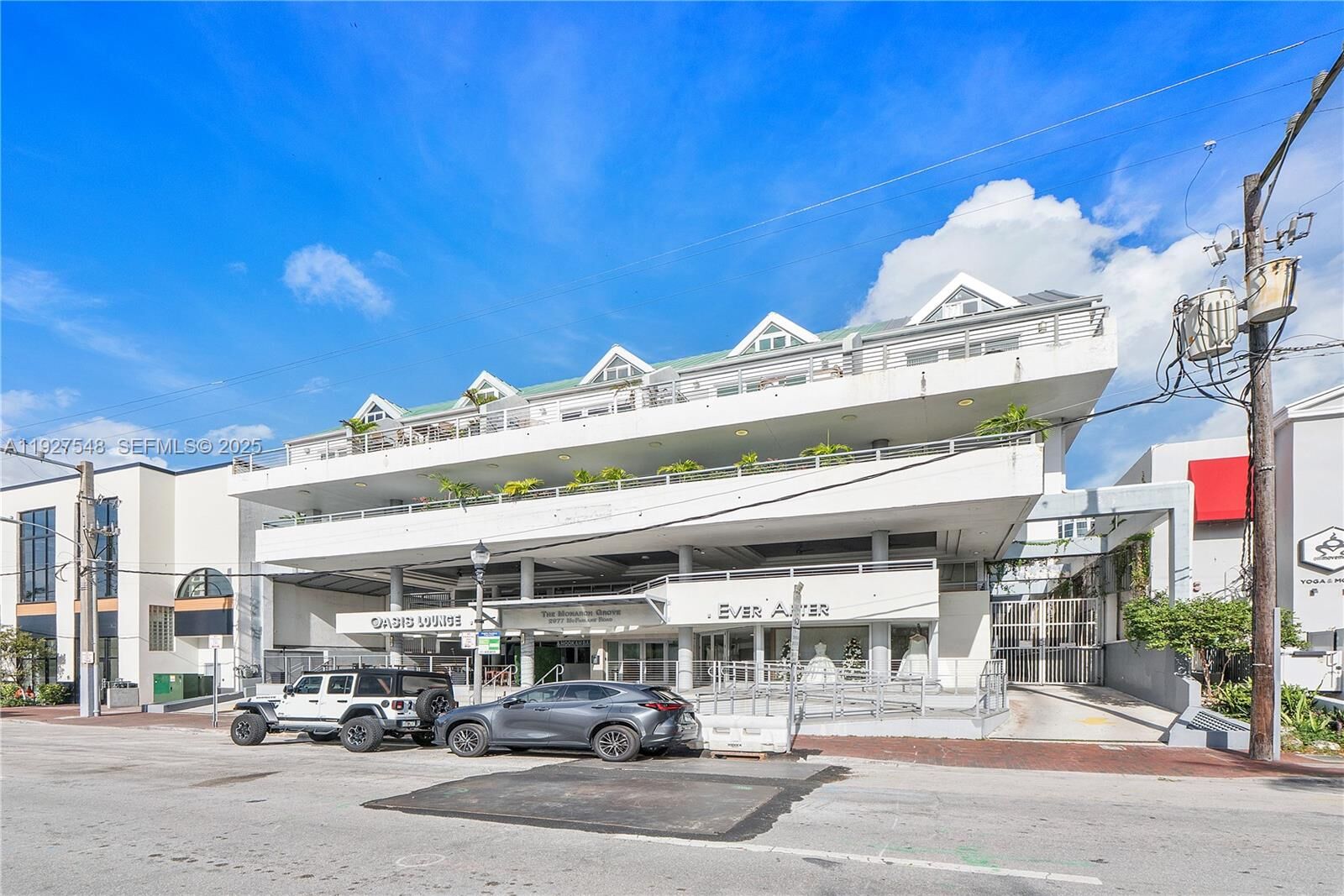 Property Photo: 2977 McFarlane Rd Ph9 FL 33133