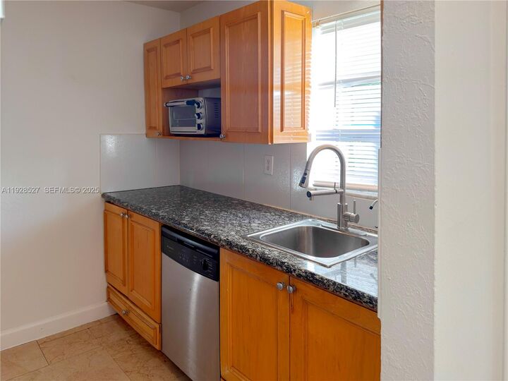 Property Photo:  2448 SW 42nd Ave 2G  FL 33317 