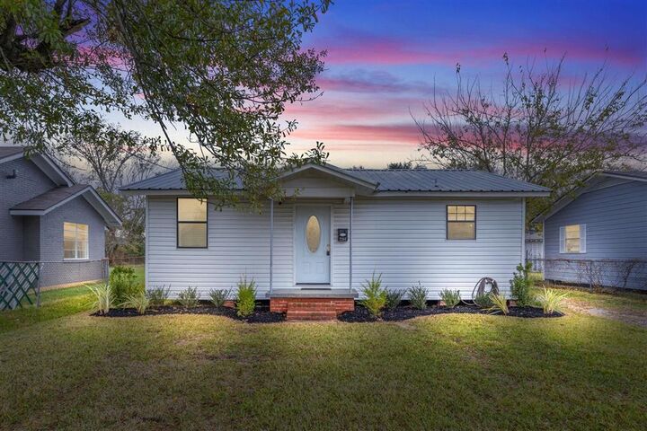 Property Photo:  2206 Creole Street  LA 70601 