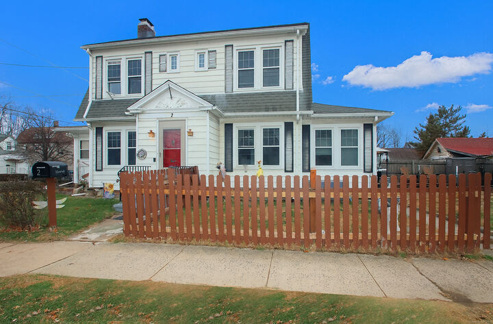 Property Photo:  2 Treadwell Street  CT 06516 