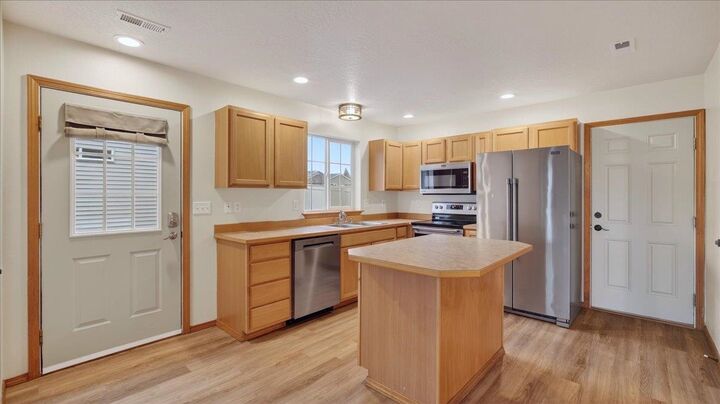 Property Photo: 3208 Meadow Glen Ln 3210 Meadow Glen Ln WA 99004