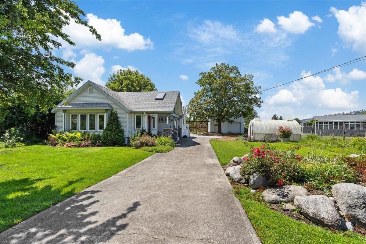 Property Photo: 2209 N Bradley Rd WA 99212