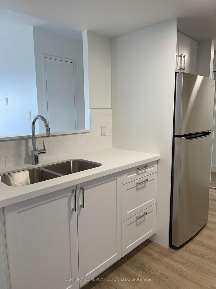 Property Photo: 19 Regency Crescent 201 ON L1N 8M6