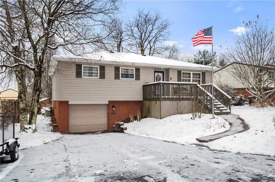 Property Photo: 712 Lafayette Dr PA 15025
