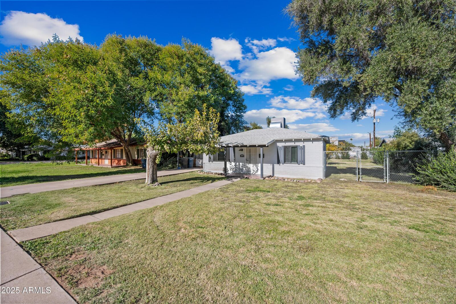 Property Photo:  1608 E Hudson Drive  AZ 85281 