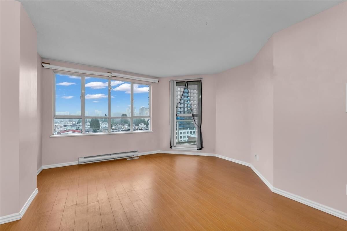 Property Photo:  3489 Ascot Place 910  BC V5R 6B6 