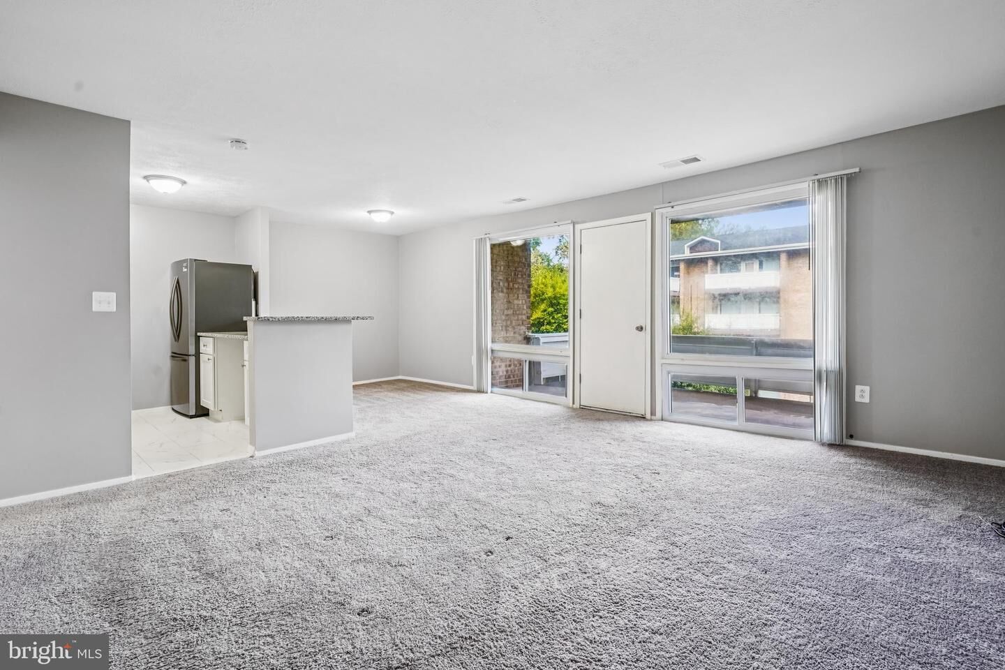 Property Photo: 534 Wilson Bridge Drive C-1 MD 20745