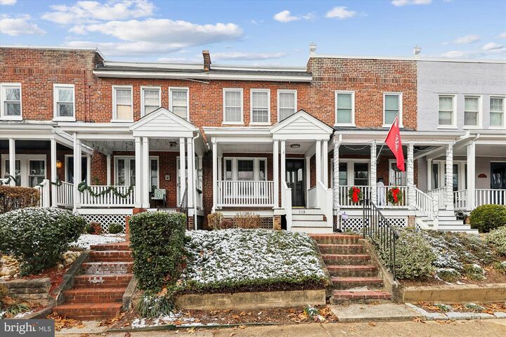 Property Photo:  118 N Peyton Street  VA 22314 