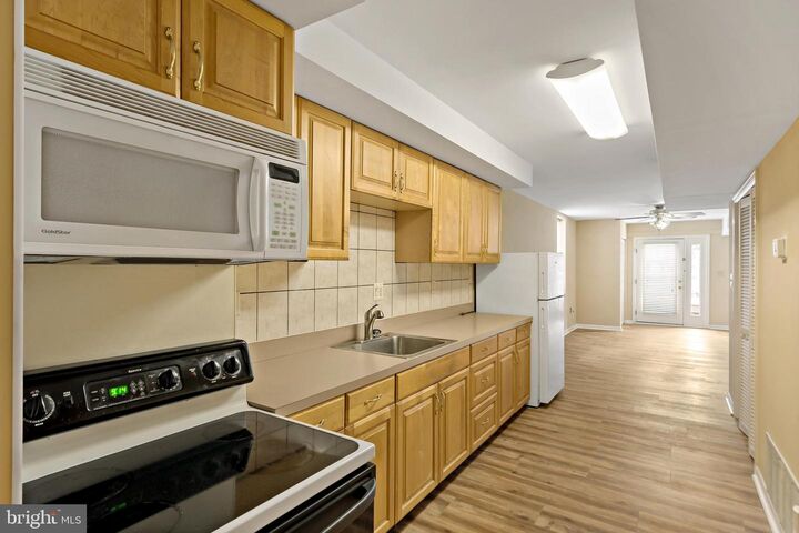 Property Photo: 2537 S Broad Street 2 PA 19148