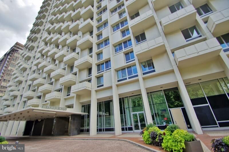 Property Photo: 604 S Washington Square 36 2606 PA 19106