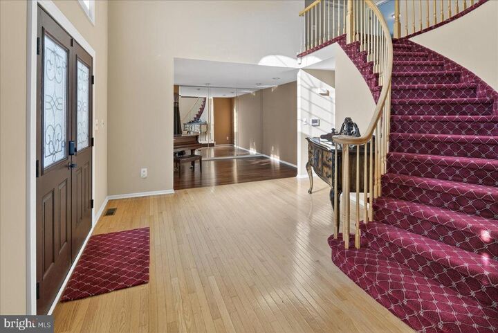 Property Photo: 7 Redwood Court NJ 08550