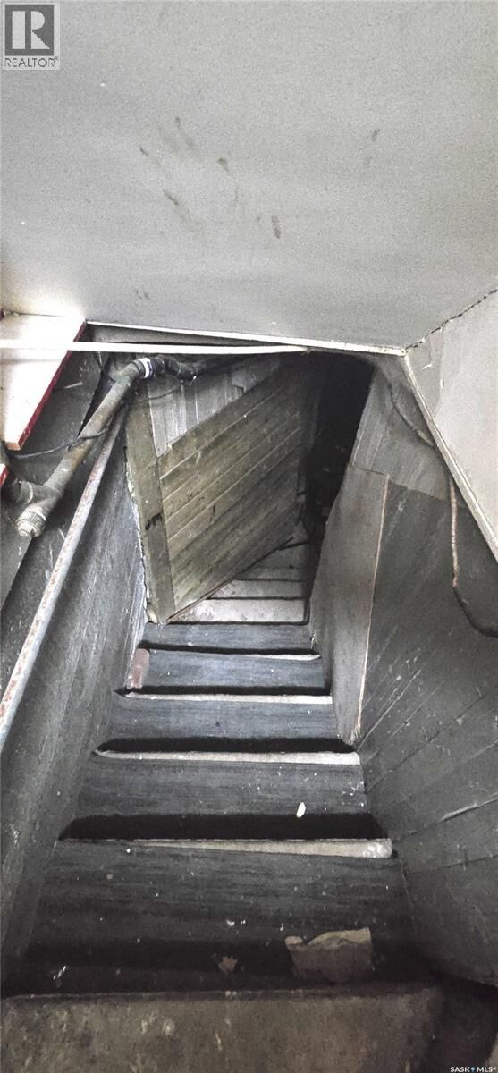 Property Photo: 1450 Alexandra Street SK S4T 4N8