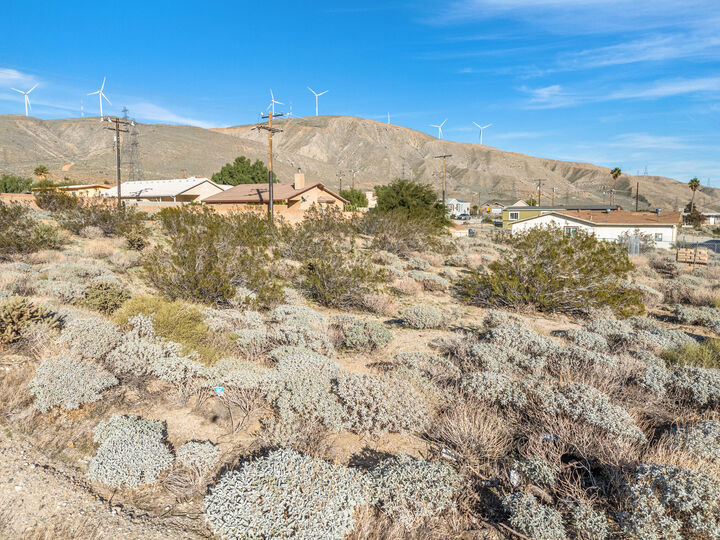 Property Photo: 55844 Sagebrush Avenue CA 92282