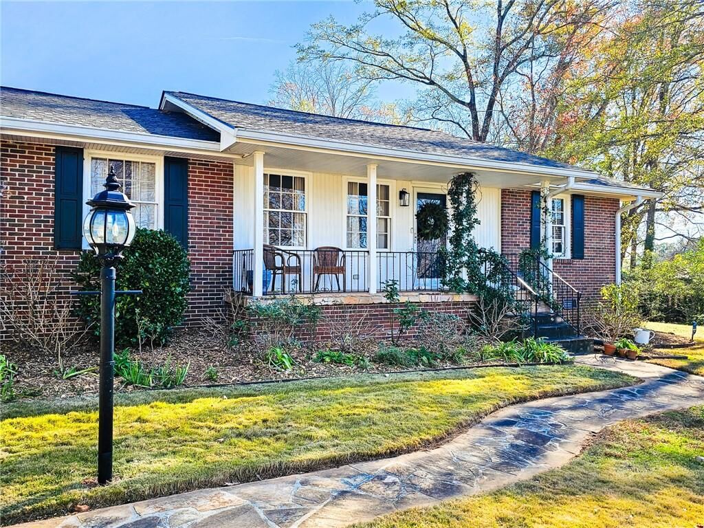 Property Photo:  835 Alberson Court  GA 30033 