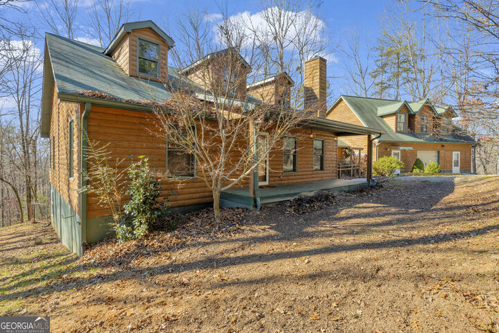 Property Photo: 215 Stonehedge Drive GA 30523