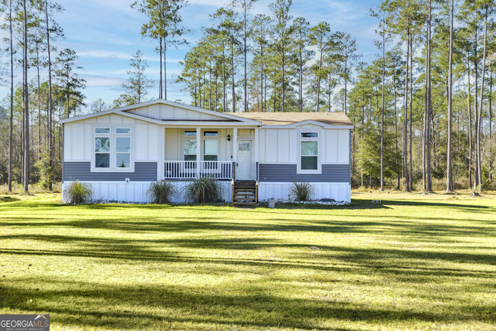 Property Photo: 978 Springhill Road S GA 31548