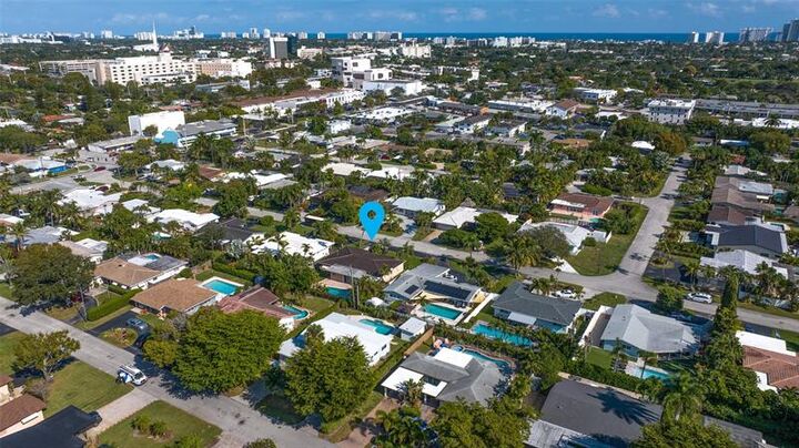 Property Photo: 4401 NE 18th Ave FL 33334