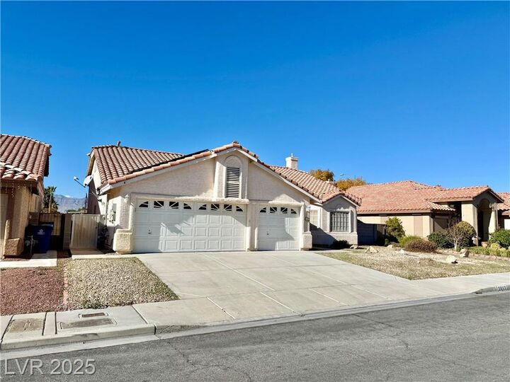 Property Photo: 5613 Partridge Bluff Street NV 89130
