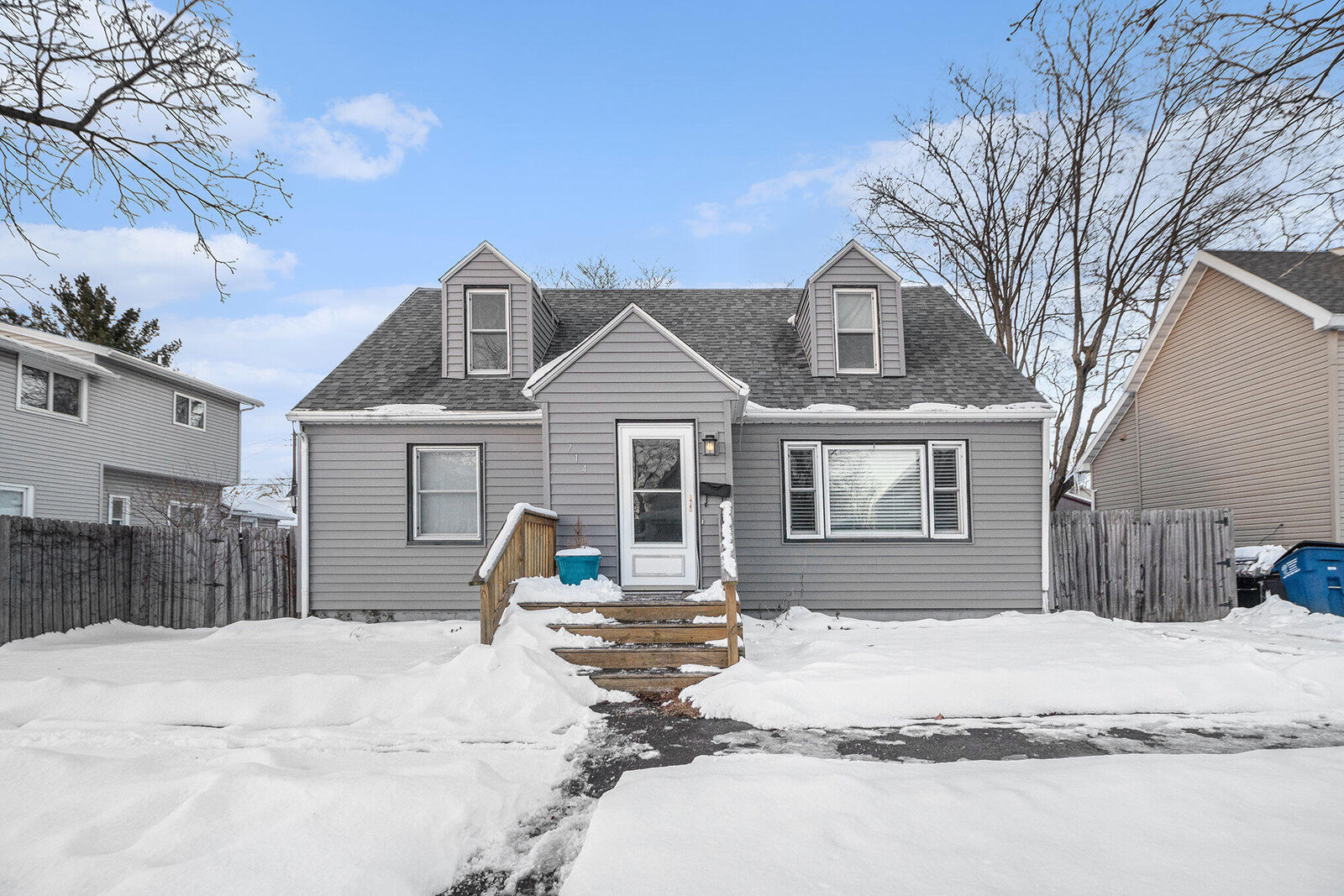 Property Photo:  714 Pearl Street  IN 46360 