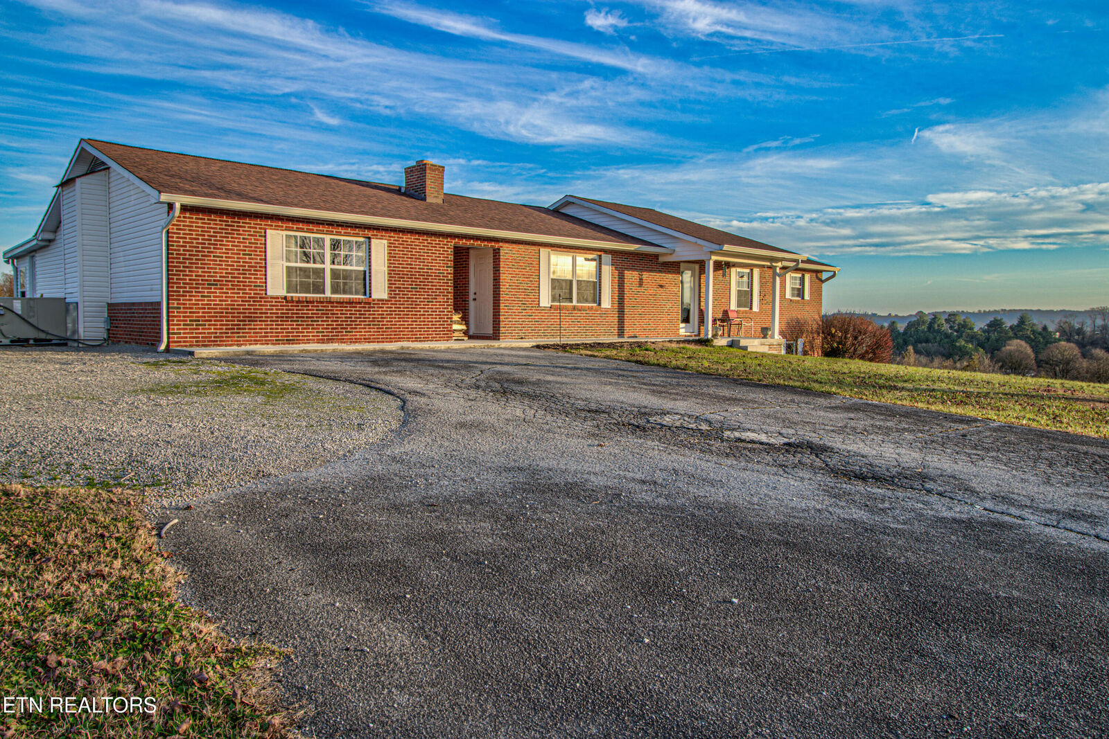 Property Photo: 500 Allison Town Rd TN 37846