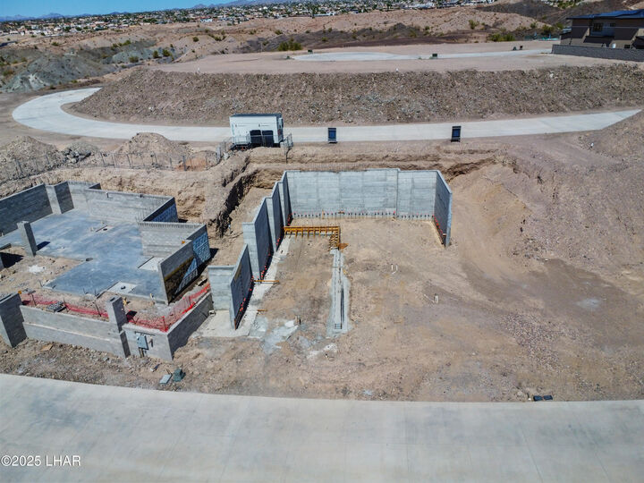 Property Photo: 2404 Desert Rdg Ct AZ 86406