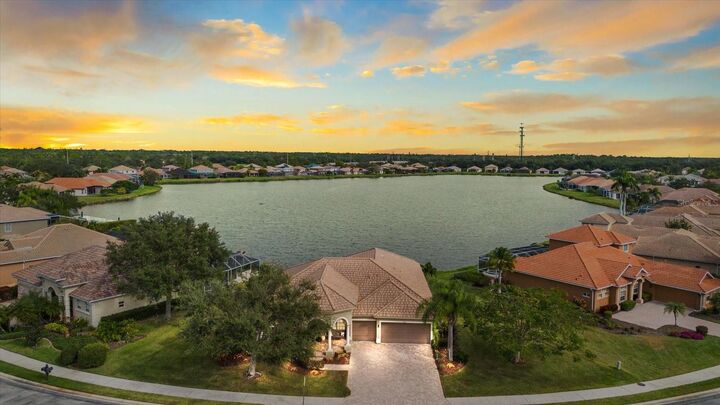 Property Photo:  7020 74th Street Circle E  FL 34203 