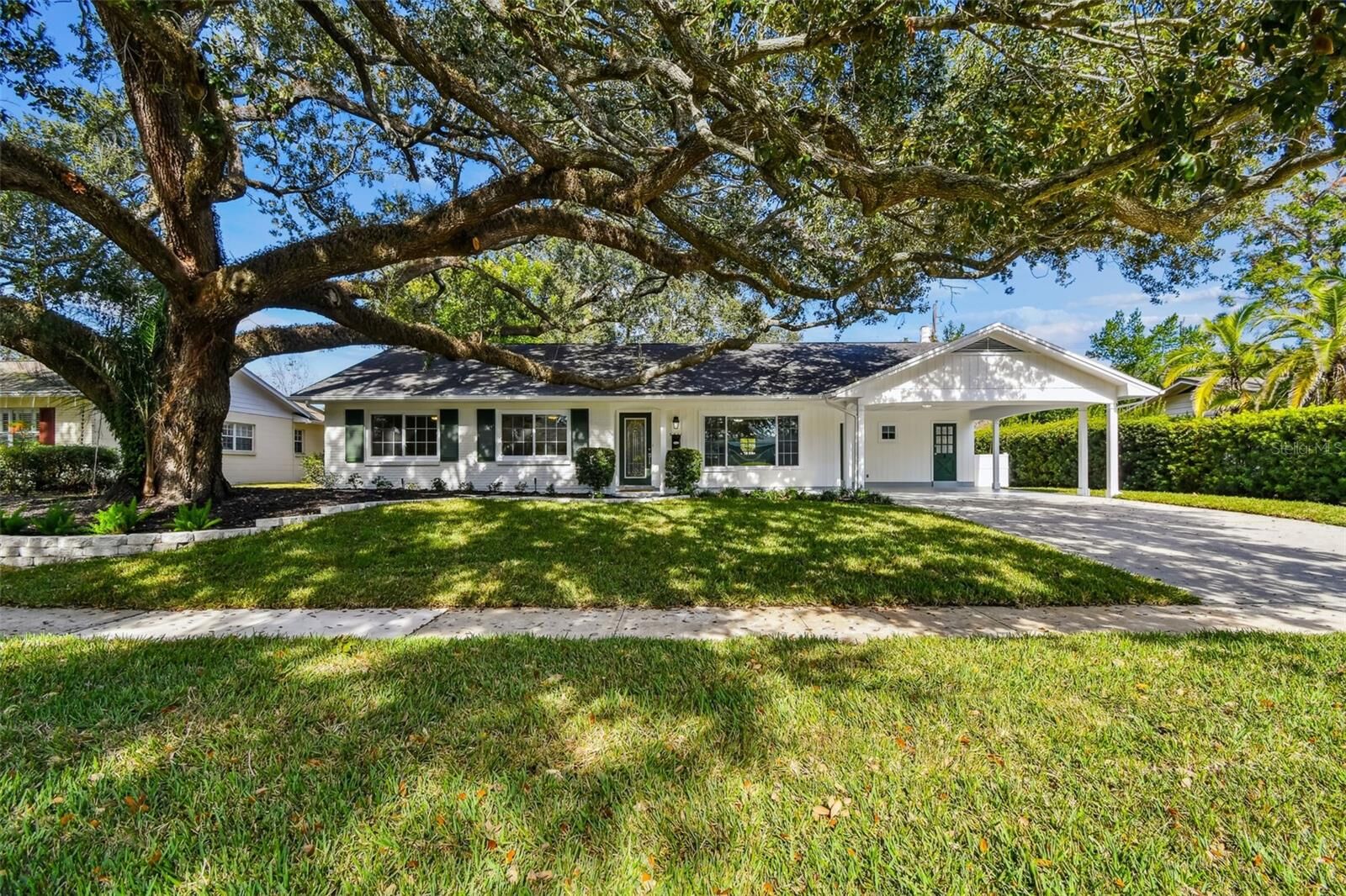 Property Photo: 3311 Lacewood Road FL 33618