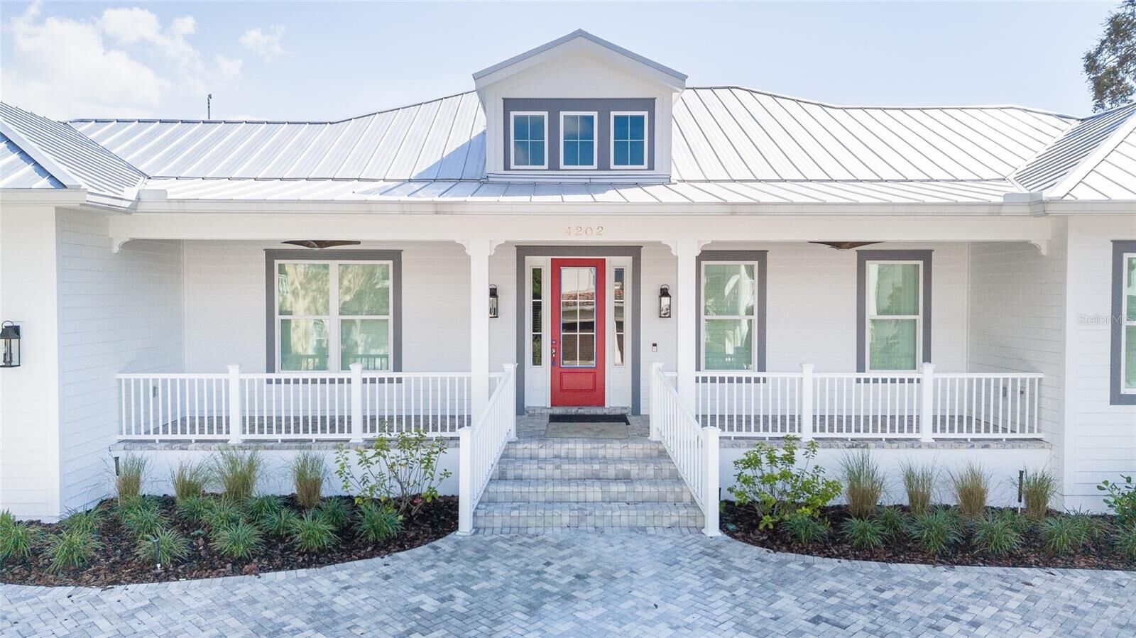 Property Photo:  4202 W Woodmere Road  FL 33609 