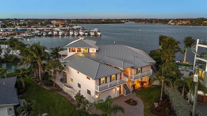 Property Photo: 725 El Dorado Drive FL 34285