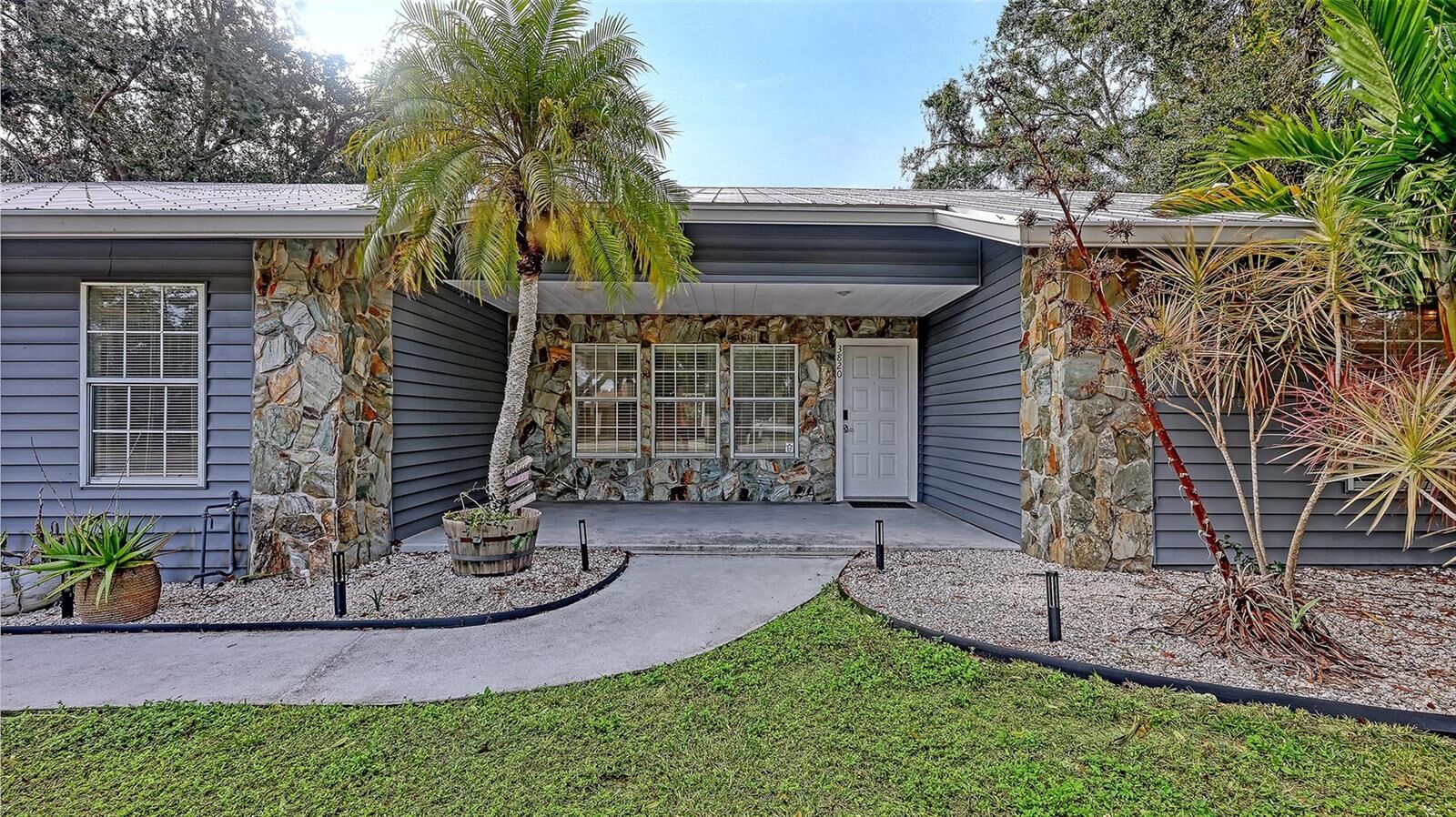 Property Photo: 3820 Wilkinson Road FL 34233
