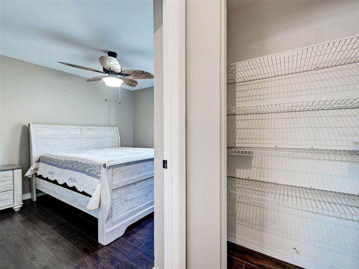 Property Photo: 5815 Spearman Circle FL 34287