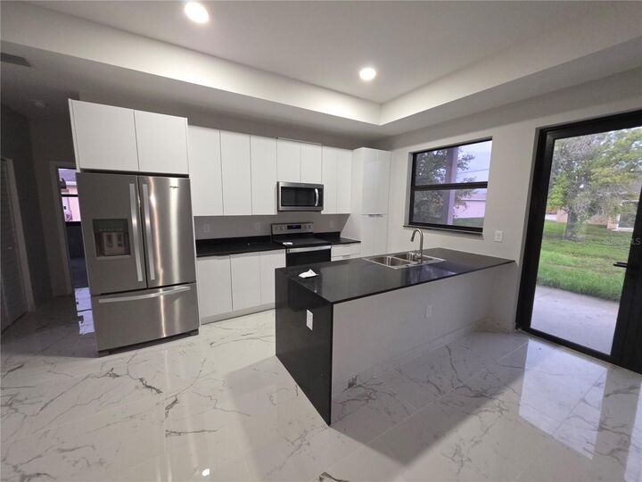 Property Photo: 1035 Kismet Parkway W FL 33993