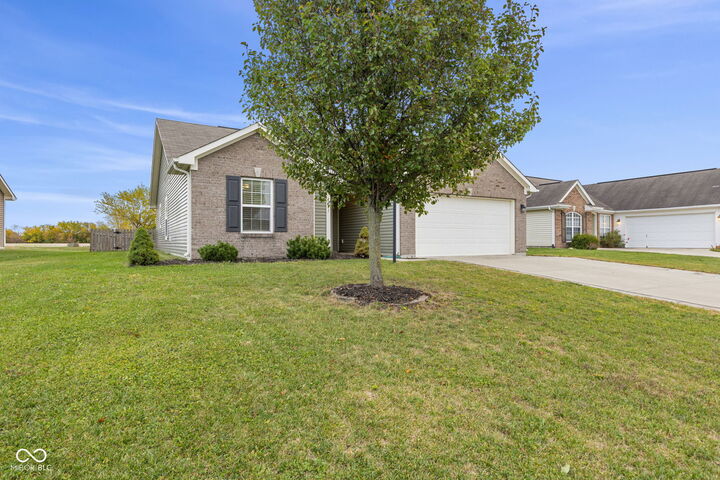 Property Photo:  1811 N Creekwater Pass  IN 46140 