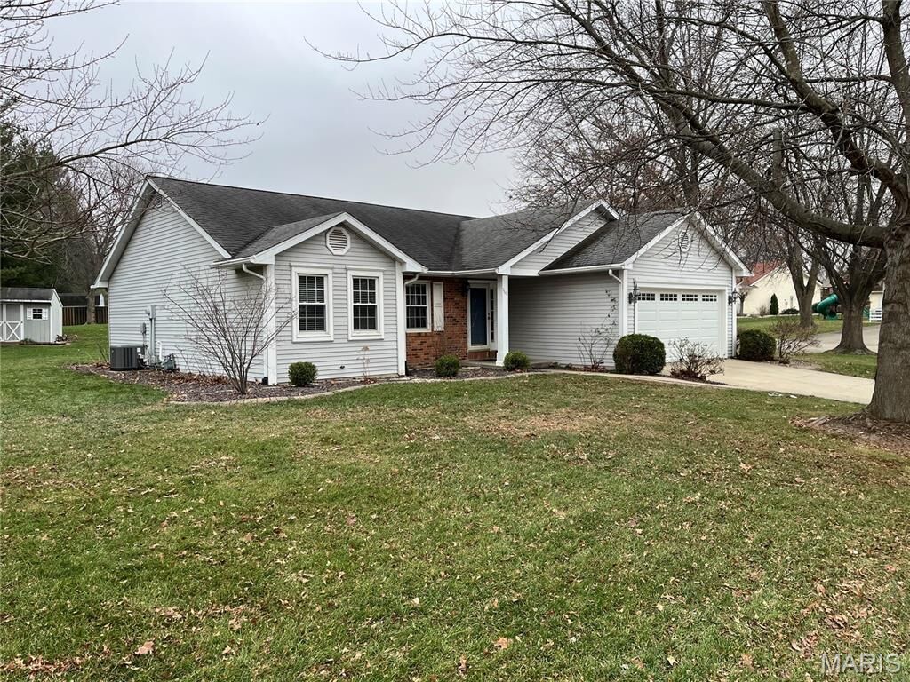 Property Photo: 160 Coventry Way IL 62249