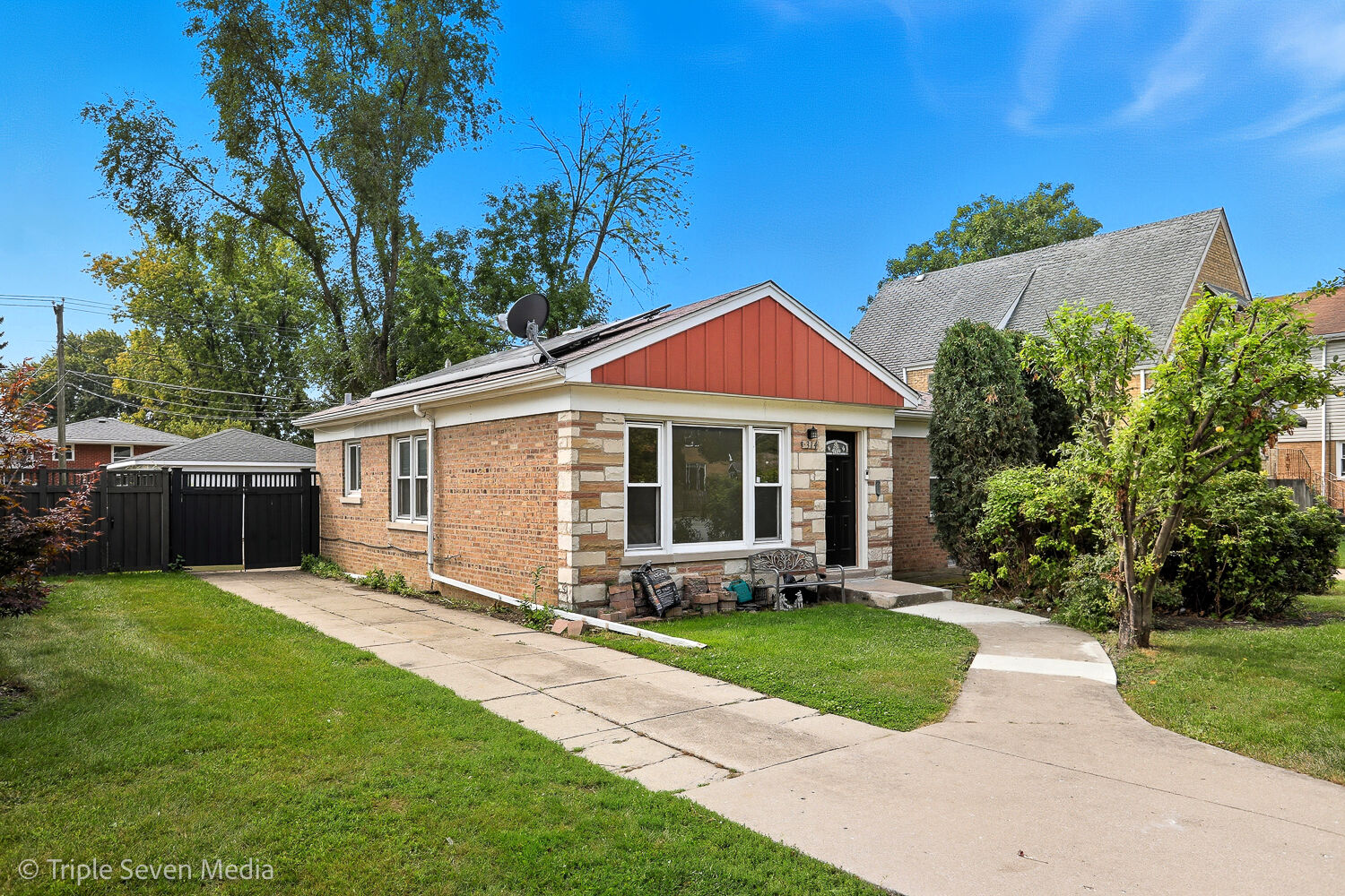 Property Photo:  314 E 31st Street  IL 60526 