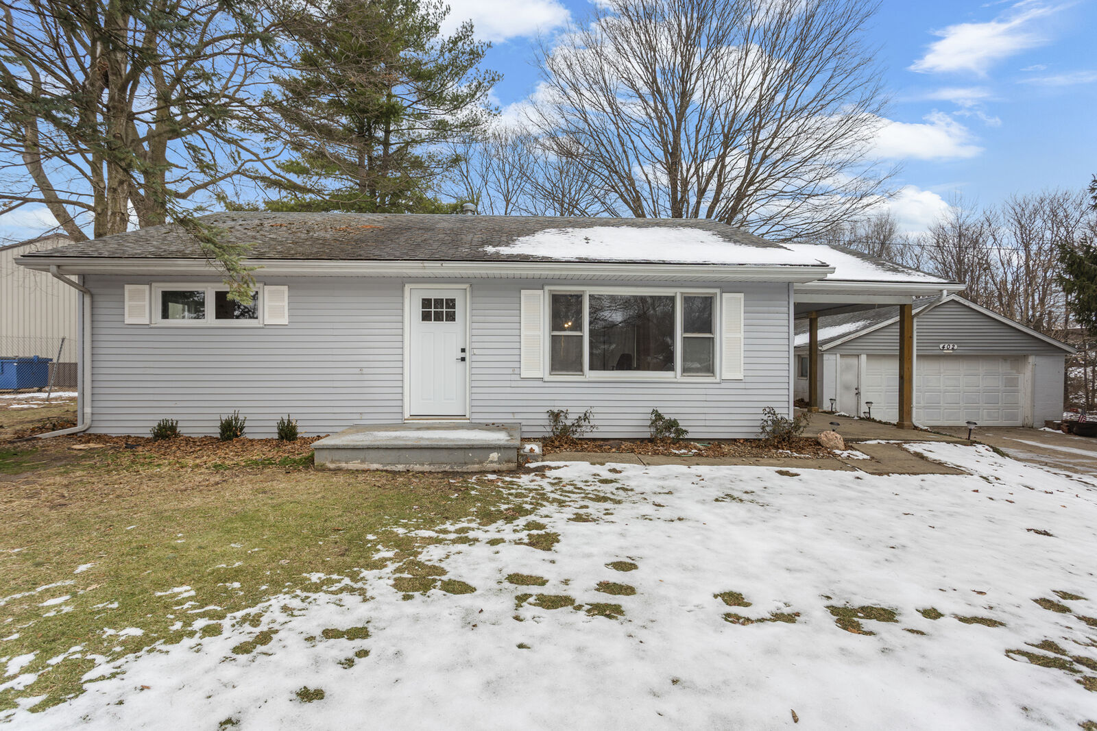 Property Photo:  402 S Washington Street  IL 61770 