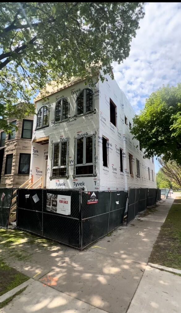 Property Photo:  3456 N Claremont Avenue  IL 60657 