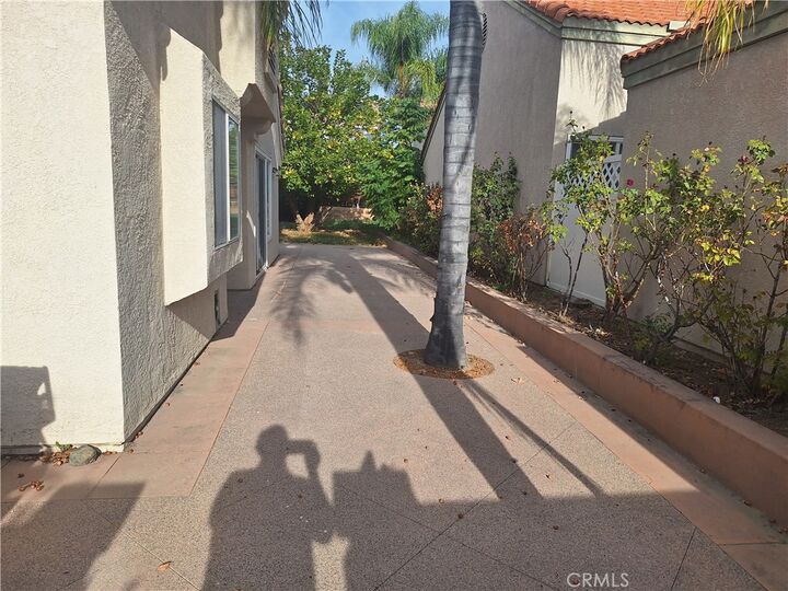 Property Photo:  41195 Via Cedro  CA 92562 