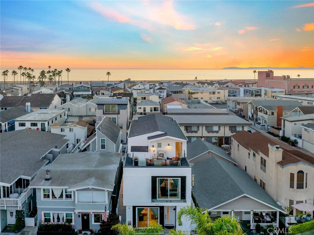 Property Photo:  417 E Bay  CA 92661 