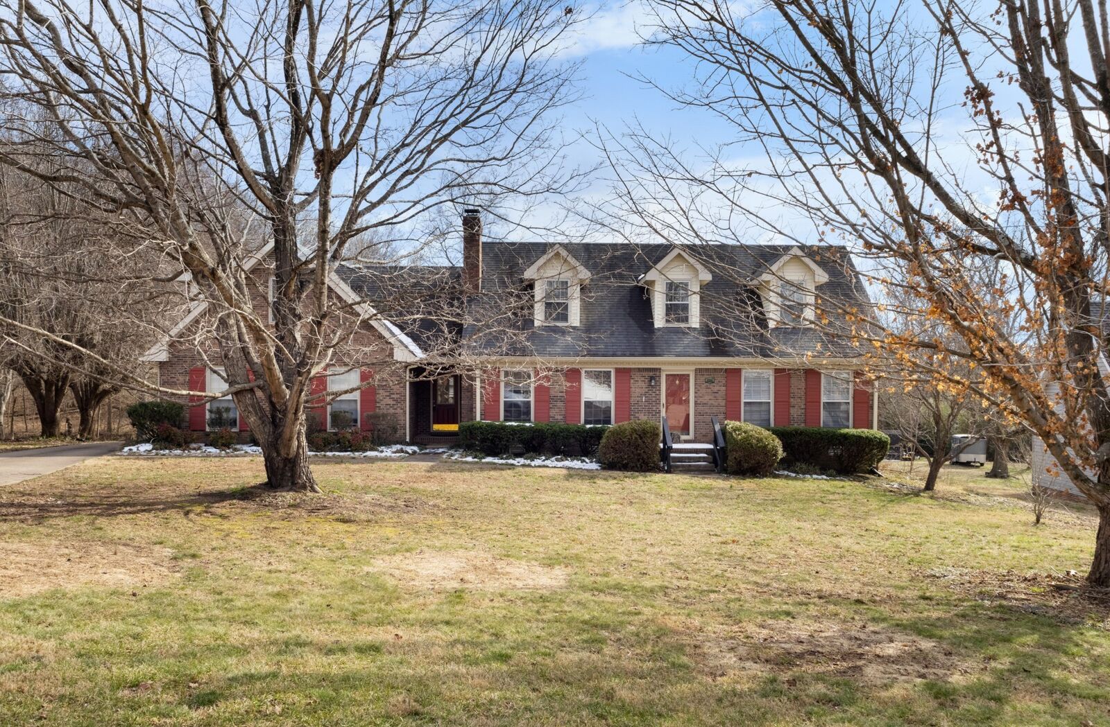 Property Photo: 908 Hunter Ln TN 37043