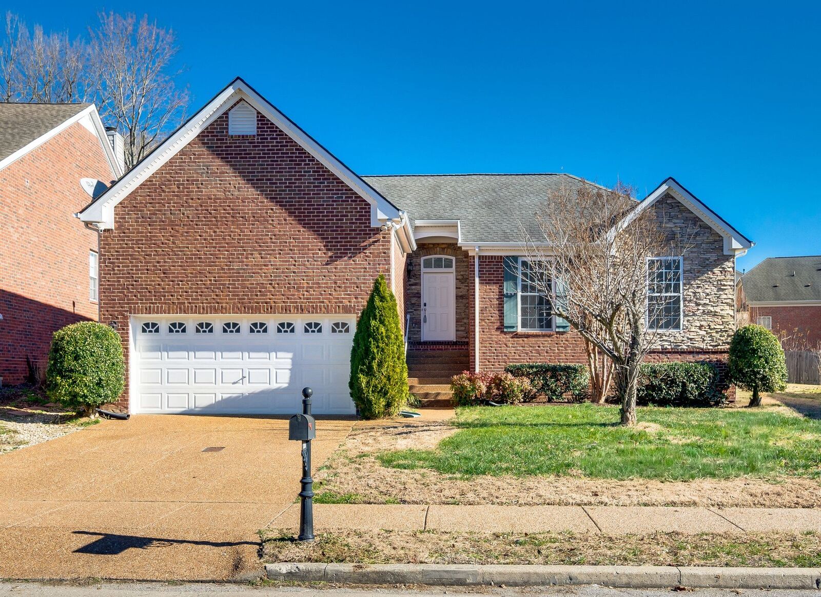 Property Photo: 1304 W Running Brook Rd TN 37209