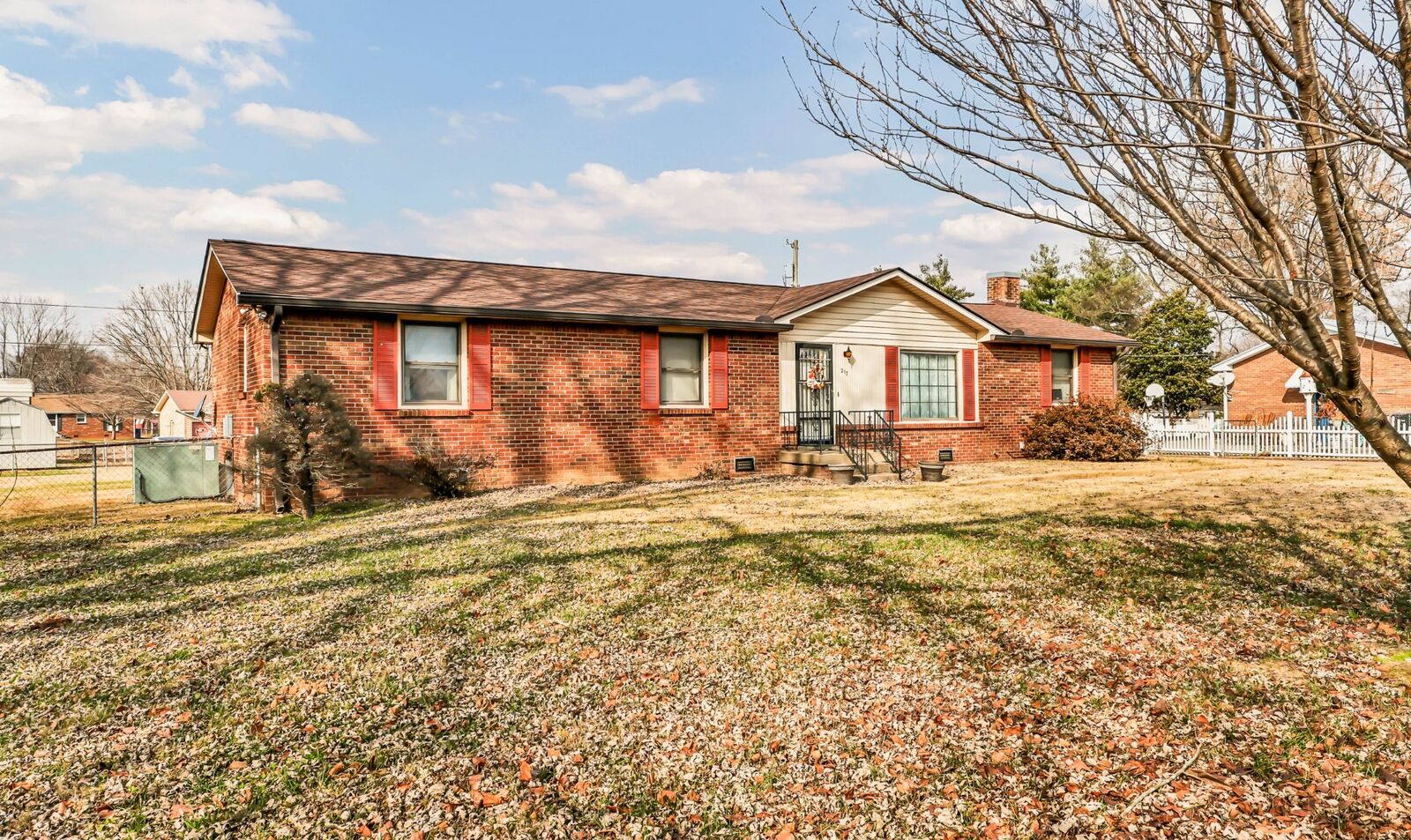 Property Photo:  217 Sewell Dr  TN 37042 
