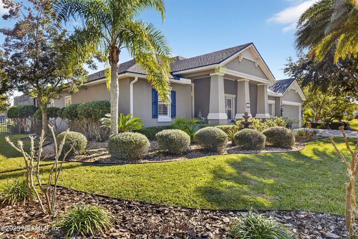 Property Photo: 1104 Westfield Way FL 32095