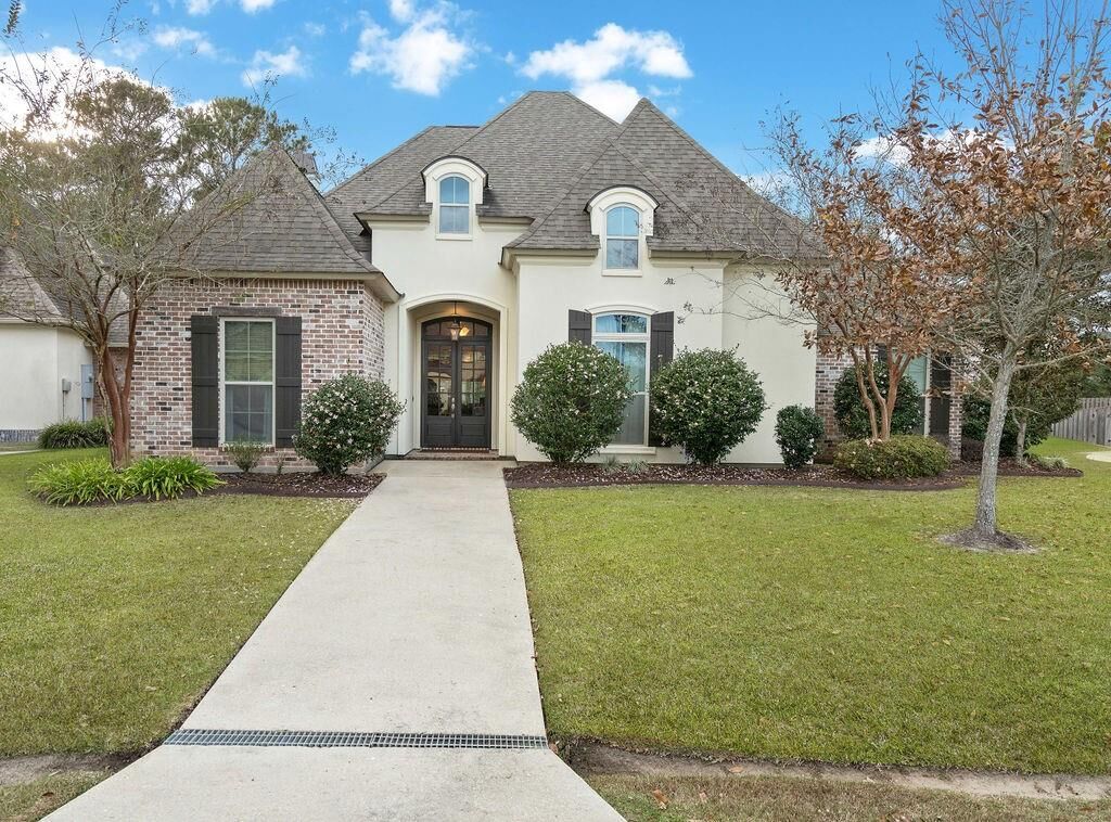 Property Photo: 297 W Longview Court LA 70447