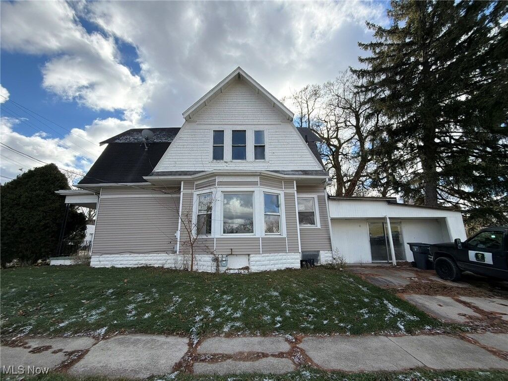 Property Photo:  431 N Metcalf Street  OH 45801 