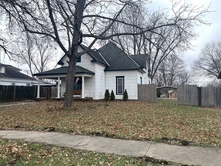 Property Photo:  509 Harris Avenue  MO 64624 