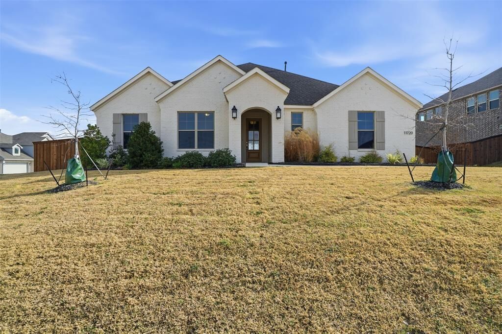 Property Photo: 11720 Flathead Court TX 76044