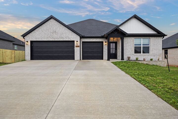 Property Photo:  4750 Farmhouse Street  AR 72762 