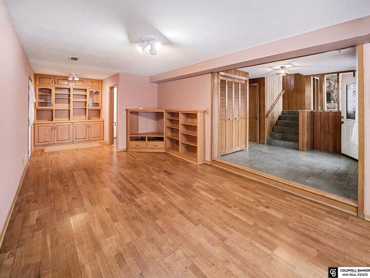 Property Photo: 6700 S Bermuda Drive NE 68506